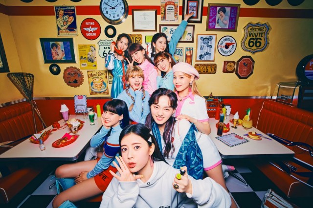 4月7日に2ndシングル「Take a picture/Poppin’ Shakin’」をリリースするNiziU