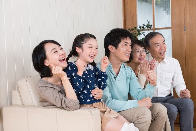コロナ禍によって家族がそろう機会が増え、音楽の聴き方にも変化がみられる