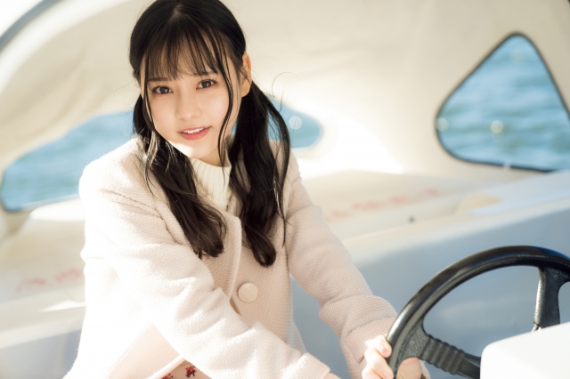 =LOVE・齊藤なぎさ(C)YOROKOBI/週刊プレイボーイ