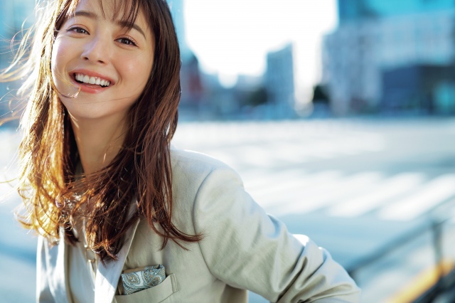 『Domani』新ミューズに起用された佐々木希