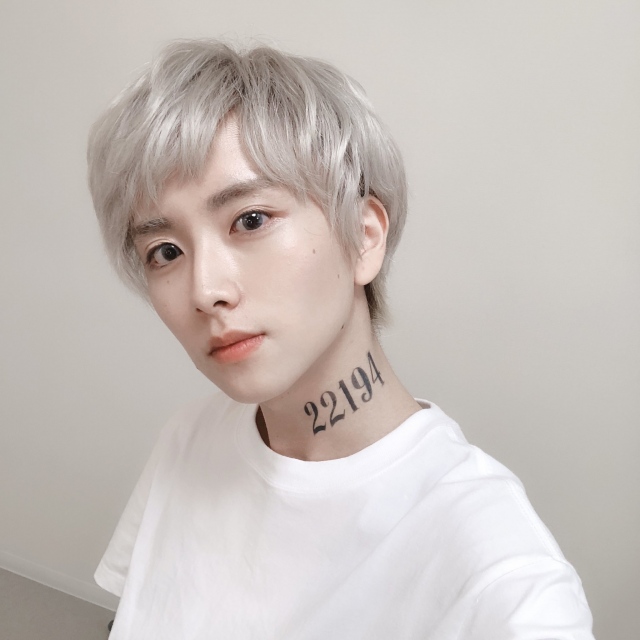自身が演じたノーマンの誕生日を祝福した板垣李光人(事務所許諾済み)