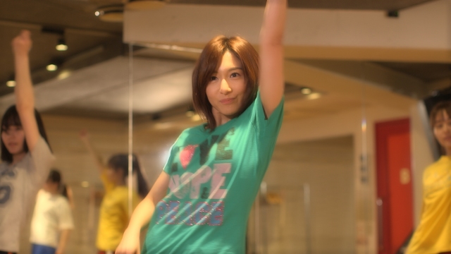 『Premium Music 2021』再現ドラマでSPEEDの島袋寛子を演じる市來玲奈アナウンサー(C)日本テレビ