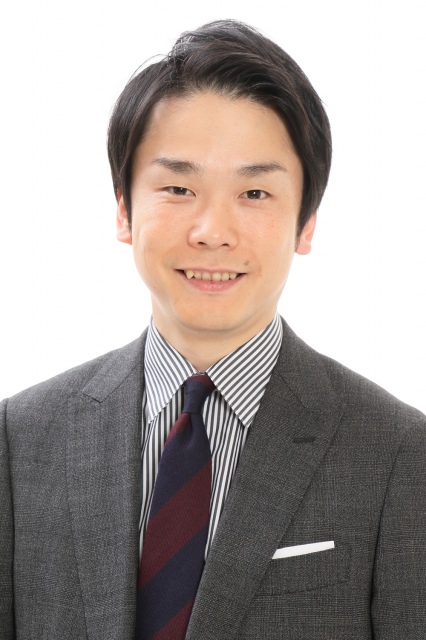 テレビ東京系新番組『芸人動画チューズデー』で単独MCを務めるかまいたち・濱家隆一 (C)テレビ東京