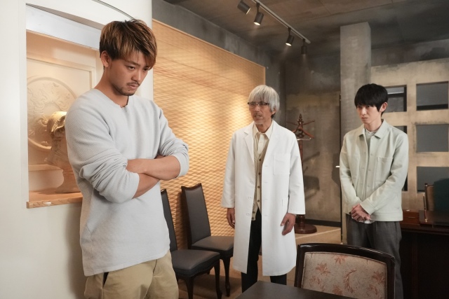 『君と世界が終わる日に』Season2に出演する竹内涼真、小市慢太郎、本郷奏多 (C)H J Holdings, Inc.