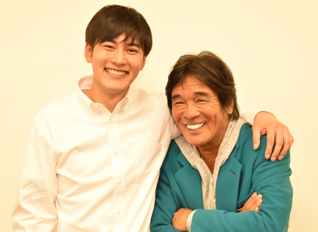 消費者庁提供特別ドラマ『あなたもきっと騙される』で親子初共演する(左から)松谷優輝、松崎しげる (C)ORICON NewS inc.