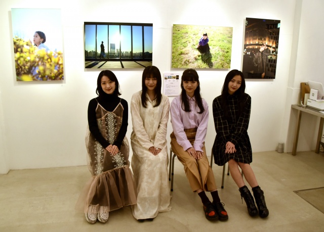 初の写真展に喜びを見せた東京女子流(左から)中江友梨、庄司芽生、新井ひとみ、山邊未夢 (C)ORICON NewS inc.