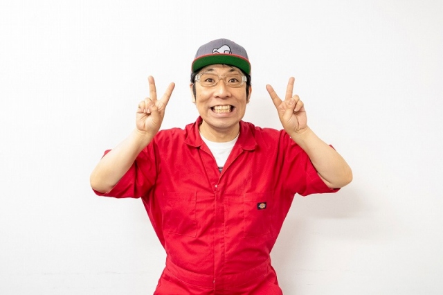 YouTube『吉本プラモデル部チャンネル』の配信を積極的に行っている佐藤哲夫(パンクブーブー) 写真提供/吉本興業