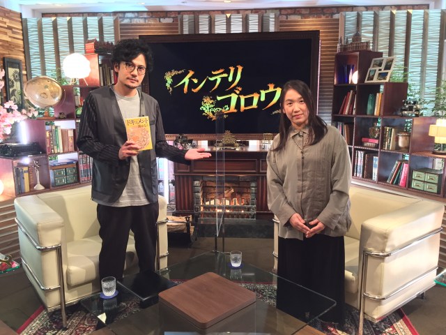 4月4日放送『7.2 新しい別の窓#37』に出演する稲垣吾郎(左)と湊かなえ氏
