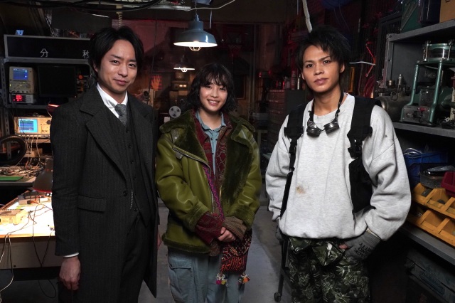 新日曜ドラマ『ネメシス』に出演する櫻井翔、広瀬すず、上田竜也 (C)日本テレビ