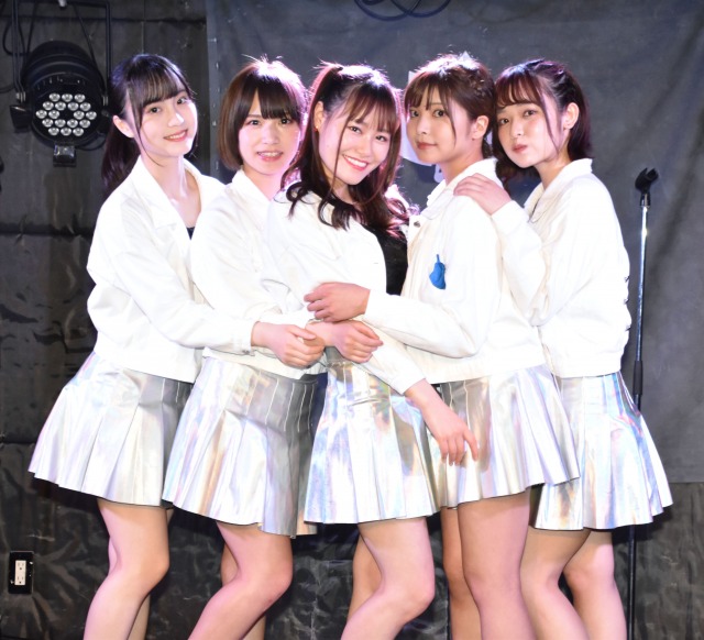 ワンマンライブで抱負を語ったフラミングの法則(左から)夢羽菜、村上りいな、東坂みゆ、西谷麻糸呂、倉河奈央 (C)ORICON NewS inc.