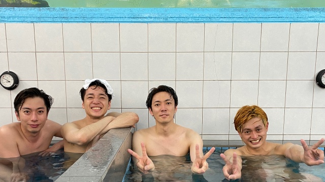 10日よりParaviでスタートする『えび銭湯』 (C)Paravi