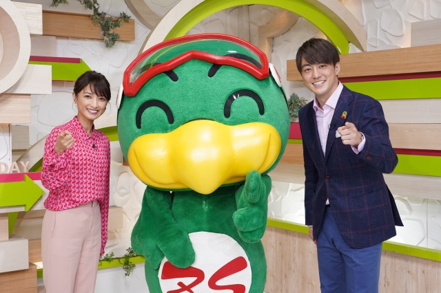 梅澤廉(右)&望月理恵(左)の新コンビでスタートした『ズームイン!!サタデー』 (C)日本テレビ