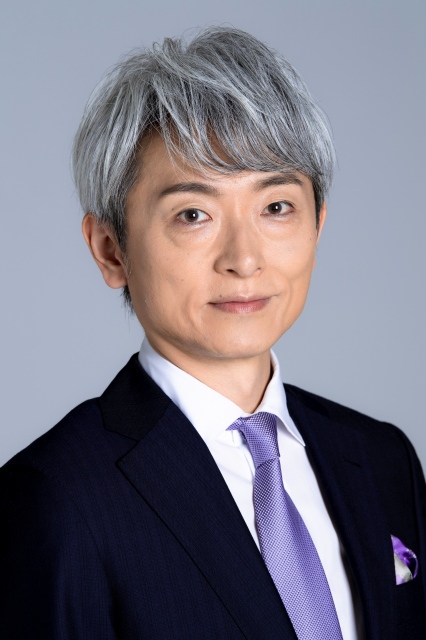 妻の妊娠を報告した登坂淳一