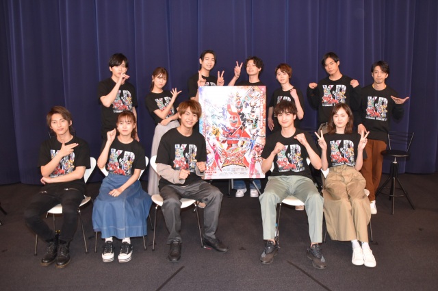 (前列左から)木原瑠生、新條由芽、小宮璃央、一ノ瀬颯、尾碕真花、(後列左から)水石亜飛夢、工藤美桜、庄司浩平、綱啓永、小原唯和、岸田タツヤ、松本寛也 (C)ORICON NewS inc.