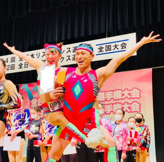オードリー春日&フワちゃん「全日本エアロビクス選手権大会」でメダル獲得(C)TBS