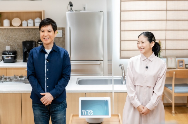 『Amazon Echo Show10』新製品発表会に登壇した(左から)関根勤、関根麻里