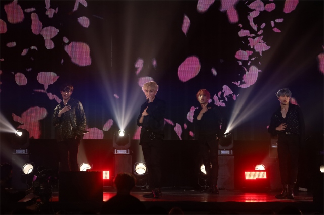 OWV1stワンマンライブ『OWV 1st Anniversary Live “AWAKE”』の模様