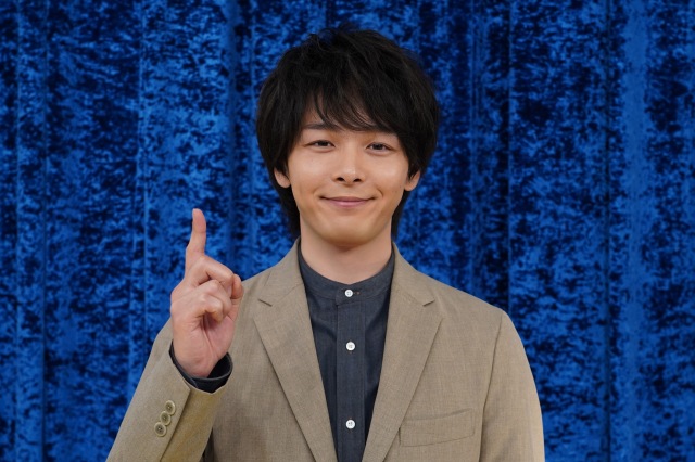 18日放送『一撃解明バラエティ ひと目でわかる!!』でMCを務める中村倫也 (C)日本テレビ