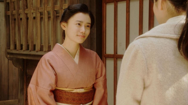 灯子と話しをする千代(杉咲花)=連続テレビ小説『おちょやん』第20週・第96回より (C)NHK