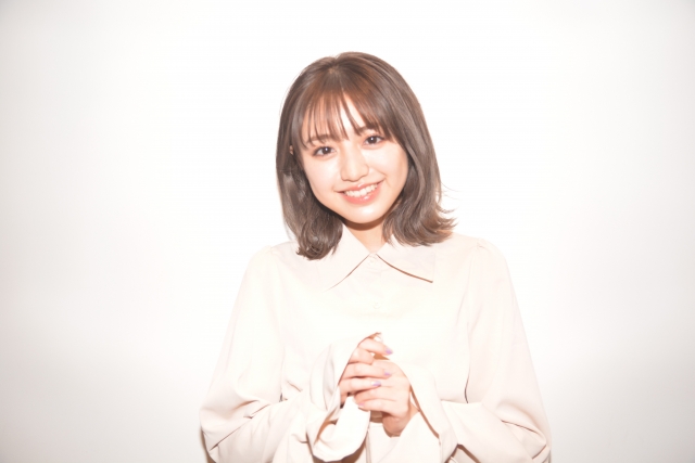 『香音オフィシャルカレンダー2021.4-2022.3』発売記念リモート会見を開催した香音