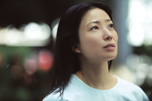主演の菅野美穂=映画『明日の食卓』(5月28日公開) (C)2021「明日の食卓」製作委員会