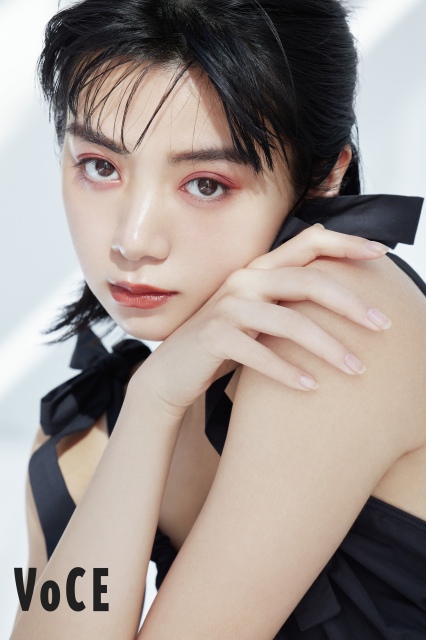 『VOCE』6月号に登場する池田エライザ