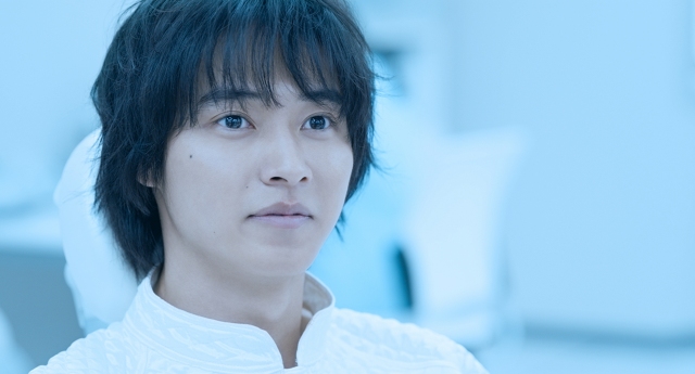 山崎賢人主演、時を超えた壮大なラブストーリー、映画『夏への扉 ーキミのいる未来へー』(6月25日公開 (C)2021 映画「夏への扉」製作委員会