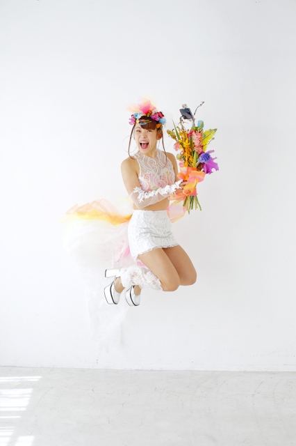 『ゼクシィ海外ウエディング 2021 Summer Autumn』に登場するフワちゃん