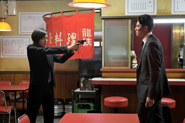テレビ朝日系木曜ドラマ『桜の塔』第2話より(左から)広末涼子、玉木宏 (C)テレビ朝日
