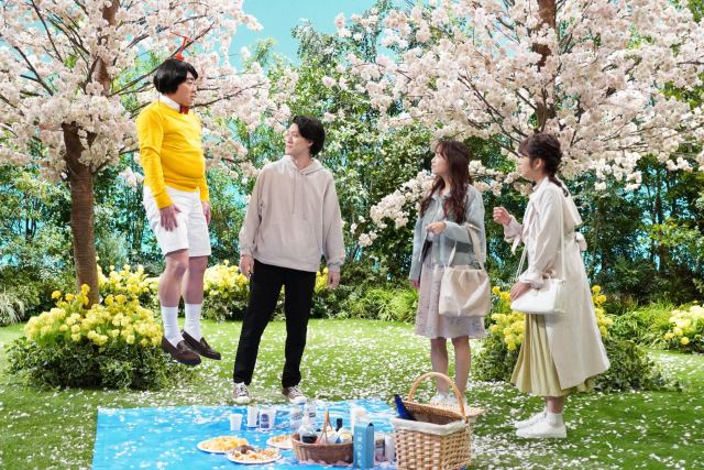 『ぶっとび!飛美男くん』左から)松尾駿、粗品、鷲見玲奈、藤本万梨乃フジテレビアナウンサー