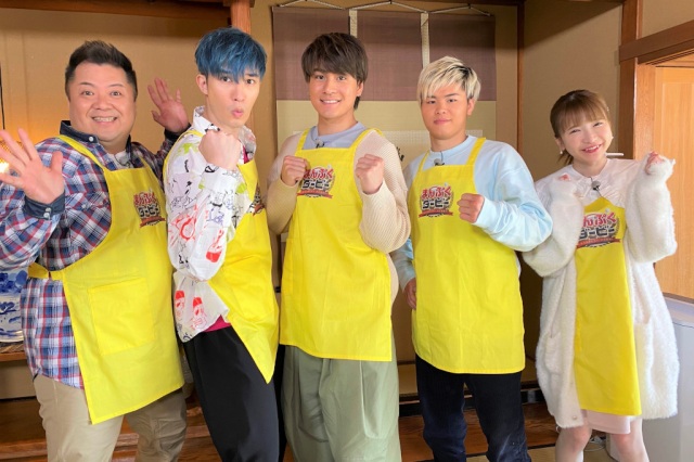 5月6日放送『まんぷくダービー』に出演する(左から)小杉竜一(ブラックマヨネーズ)、ジェシー(SixTONES)、森本慎太郎(SixTONES)、那須川天心、もえのあずき (C)TBS