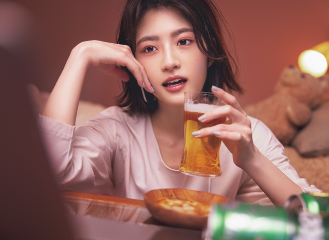 『Oggi』6月号に登場する若月佑美