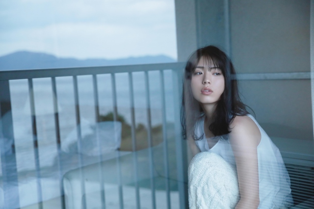 井手上漠フォトエッセイ『normal?』誌面カット 撮影/三宮幹史