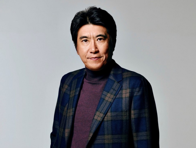 千葉ロッテマリーンズ対埼玉西武ライオンズ戦で始球式を行う石橋貴明