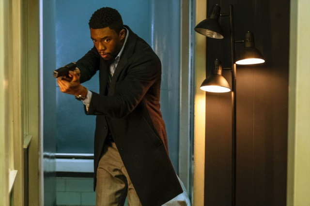 チャドウィック・ボーズマンさんの最後の劇場公開主演&プロデュース作品『21ブリッジ』(公開中) (C)2019 STX Financing, LLC. All Rights Reserved.