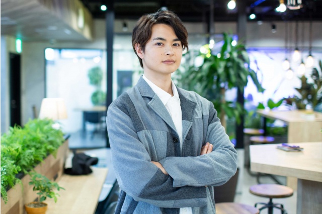 WOWOWオリジナルドラマ『男コピーライター、育休をとる。』で主演を務める瀬戸康史