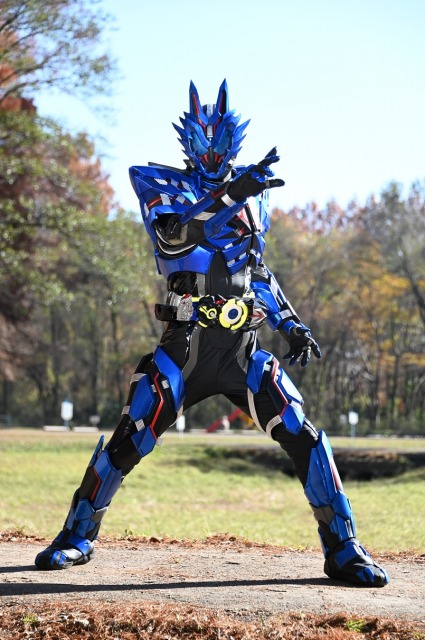 仮面ライダーバルカン新フォームのローンウルフ(C)2021 石森プロ・ ADK EM ・バンダイ・東映ビデオ・東映 (C)2019 石森プロ・テレビ朝日・ ADK EM ・東映
