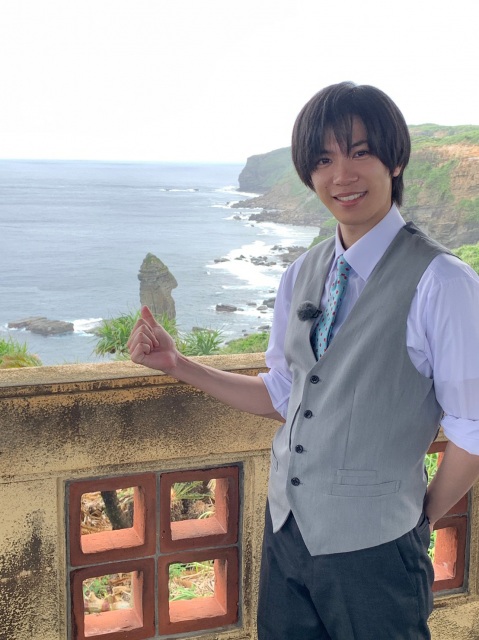 新感覚バラエティー『名所から一番近い家』でMCを務めるKing & Prince・神宮寺勇太 (C)テレビ朝日