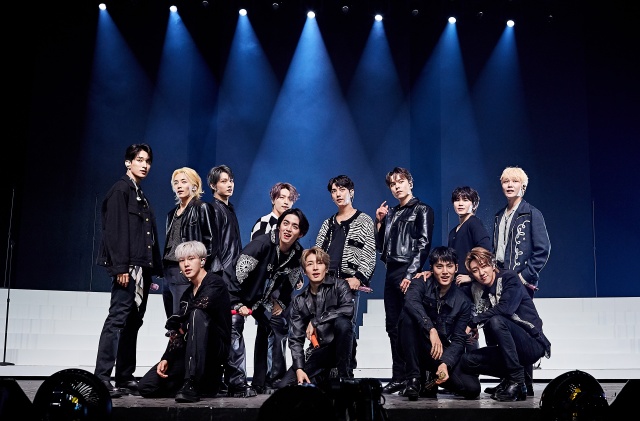 オンラインファンミーティング『SEVENTEEN 2021 JAPAN SPECIAL FANMEETING 'HARE'』を行ったSEVENTEEN (C)PLEDIS