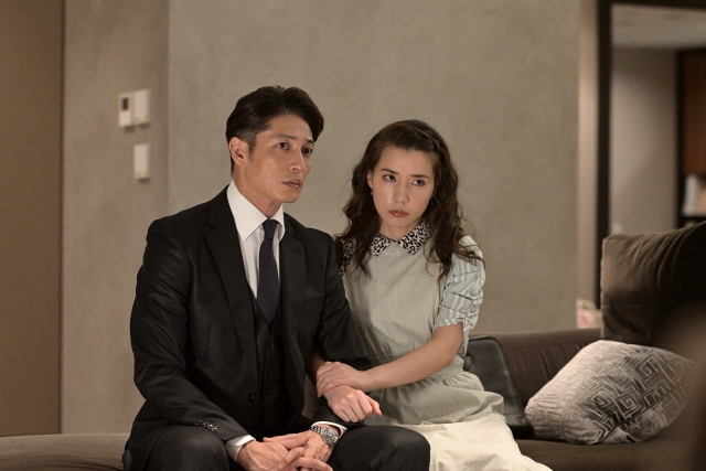 テレビ朝日系木曜ドラマ『桜の塔』第3話より(左から)玉木宏、仲里依紗 (C)テレビ朝日