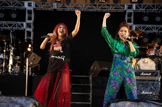 『NAONのYAON2021』に出演した(左から)寺田恵子、ファーストサマーウイカ