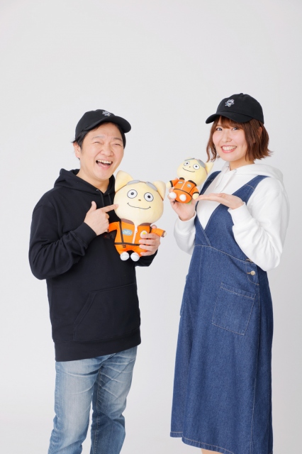 アニメ『宇宙なんちゃら こてつくん』に出演中の(左から)山口勝平、山口茜