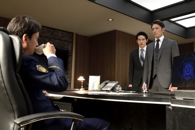 テレビ朝日系木曜ドラマ『桜の塔』第6話より(左から)椎名桔平、岡田健史、玉木宏 (C)テレビ朝日