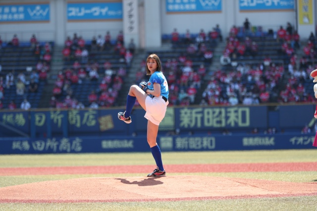ロッテ×楽天戦の始球式に登場した稲村亜美