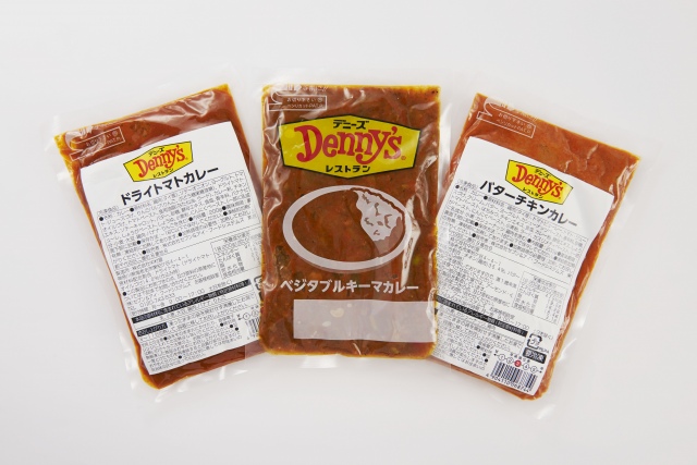 「おうちデニーズ」で新規販売される『お試しカレー3種セット』(税込1280円)