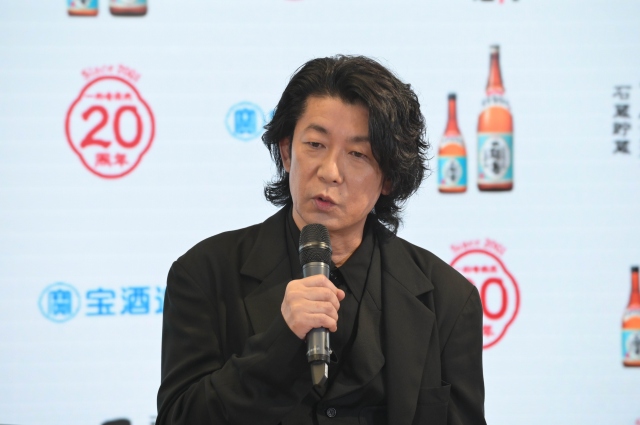 宝酒造『全量芋焼酎 一刻者』のブランドアンバサダーに就任した永瀬正敏