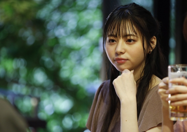 テレビ朝日系土曜ナイトドラマ『泣くな研修医』第6話に出演する吉田伶香 (C)テレビ朝日