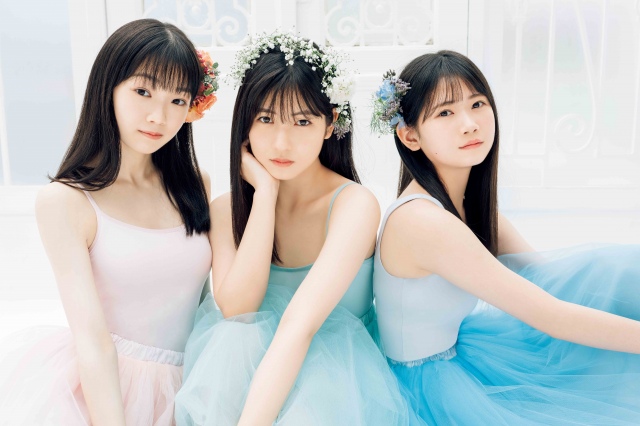 写真集『モーニング娘。15期 OFFICIALBOOK 2019-2021』誌面カット