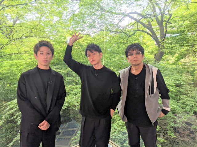 フジテレビ系『ボクらの時代』のオフショット(左から)Taka、佐藤健、大友啓史監督