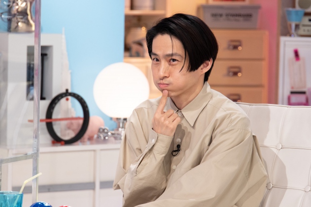 テレビ朝日系『あざとくて何が悪いの?』に出演する三宅健 (C)テレビ朝日
